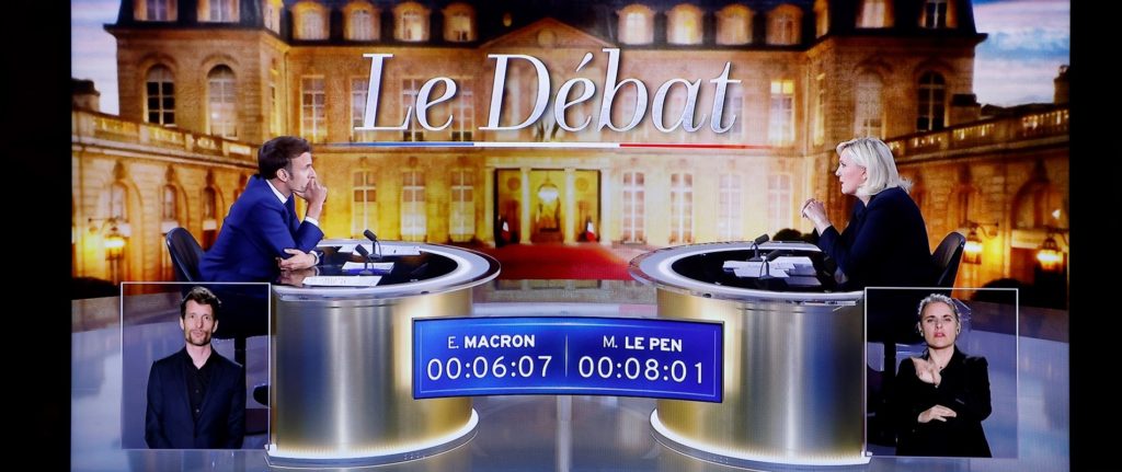 Présidentielle : un débat dense et musclé entre Macron et Le Pen