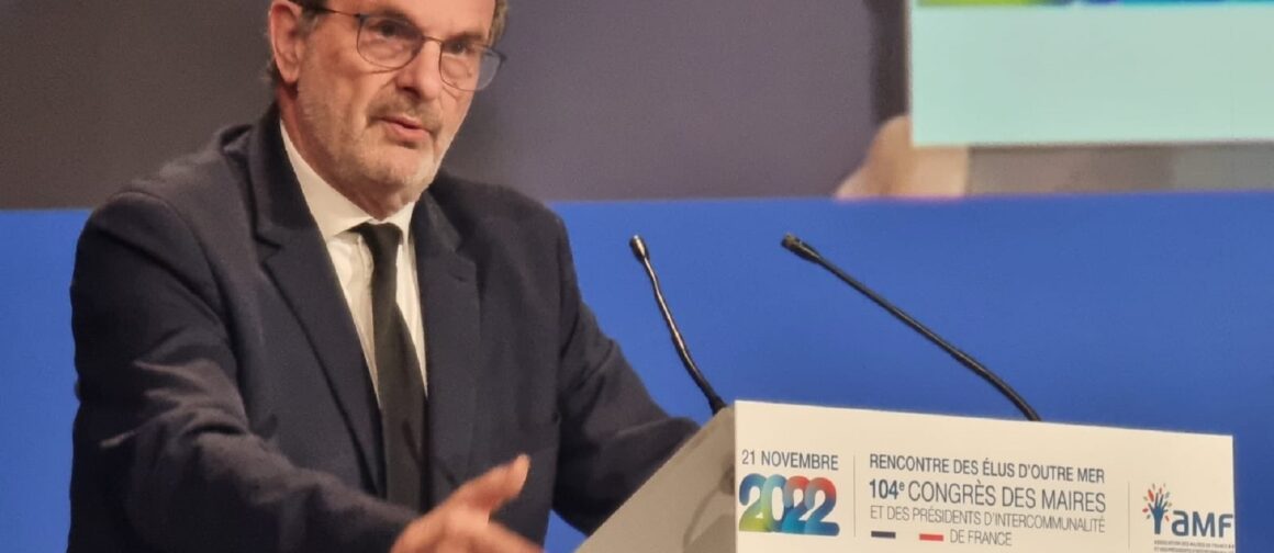 Jean-François Carenco ministre délégué chargé des Outre-Mer prononce le discours de clôture de la matinée des Outre-mer le 21 novembre à Issy-les-Moulineaux dans le cadre du 104e congrès des maires de France. Jean-François Carenco ministre délégué chargé des Outre-Mer prononce le discours de clôture de la matinée des Outre-mer le 21 novembre à Issy-les-Moulineaux dans le cadre du 104e congrès des maires de France.