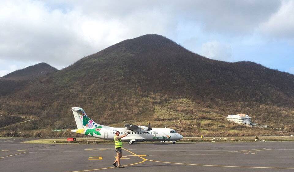 Avion d'Air Antilles à l'aéroport de Grand case à Saint-Martin Avion d'Air Antilles à l'aéroport de Grand case à Saint-Martin