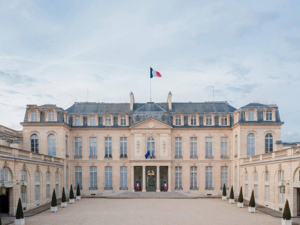Évolution institutionnelle : Emmanuel Macron fixe une lettre de mission déjà vue, déjà faite
