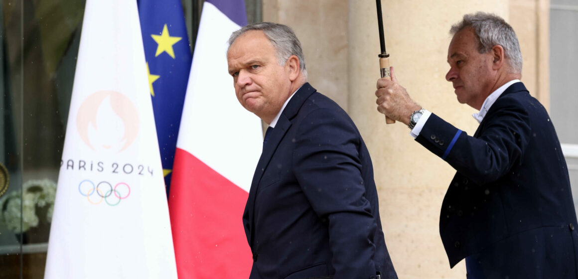 François-Noël Buffet arrive en réunion ministérielle au Palais de l'Élysée, à Paris, ce 23 septembre 2024. Photo : Tom Nicholson/Sipa François-Noël Buffet arrive en réunion ministérielle au Palais de l'Élysée, à Paris, ce 23 septembre 2024. Photo : Tom Nicholson/Sipa