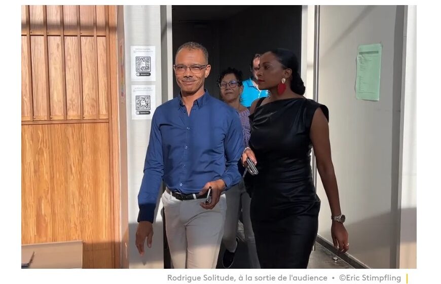 Capture écran Guadeloupe la 1ère, photo Éric Stimpfling. Rodrique Solitude après l'audience de délibéré au tribunal correctionnel de Pointe-à-Pitre le 21 novembre 2024. Capture écran Guadeloupe la 1ère, photo Éric Stimpfling. Rodrique Solitude après l'audience de délibéré au tribunal correctionnel de Pointe-à-Pitre le 21 novembre 2024.