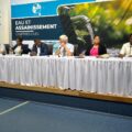 La délégation qui a présenté les « chiffres de l'eau » de l’année 2023. De droite à gauche : Patrick Saint-Martin (ARS), Sylvie Gustave dit Duflot (Région/OFB), Thierry Devimeux (préfet), Guy Losbar (Département), Isabelle Amirail-Jomie (Office de l'eau) et Dominique Laban (Smgeag). C'est le préfet qui a livré le diagnostic le plus sévère. Photo : Le Courrier de Guadeloupe