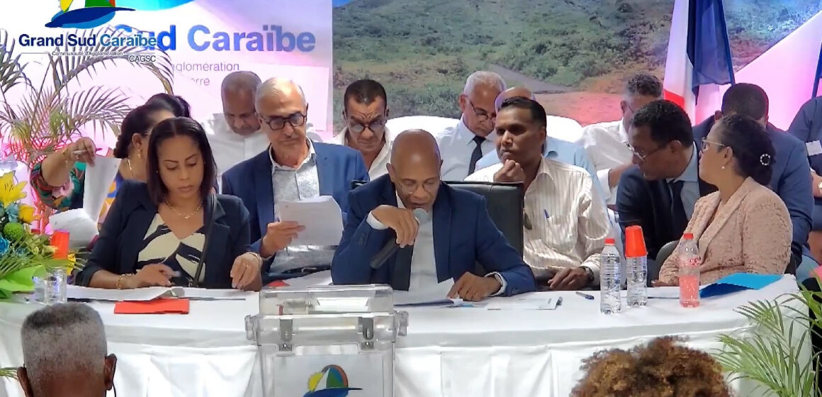 L’assemblée communautaire de la communauté d’agglomération Grand sud caraïbes a installé ses instances dirigeantes le 8 avril 2026. Photo : Capture écran Communauté Grand Sud Caraibe L’assemblée communautaire de la communauté d’agglomération Grand sud caraïbes a installé ses instances dirigeantes le 8 avril 2026. Photo : Capture écran Communauté Grand Sud Caraibe