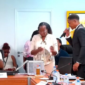 Jeudi 16 avril, les élus communautaires de Cap excellence se sont réunis en séance d'installation. Éric Jalton, maire des Abymes, a été reconduit à la tête de l'intercommunalité. Photo : capture écran vidéo Cap excellence. Jeudi 16 avril, les élus communautaires de Cap excellence se sont réunis en séance d'installation. Éric Jalton, maire des Abymes, a été reconduit à la tête de l'intercommunalité. Photo : capture écran vidéo Cap excellence.